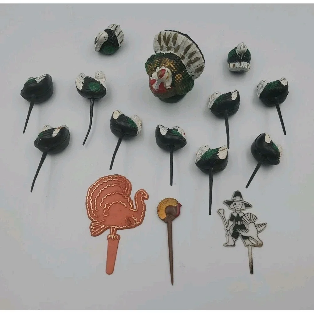 VTG Thanksgiving Cake Toppers Cupcake Picks Lot Plastic Turkey Gobble Lot‎ As Is